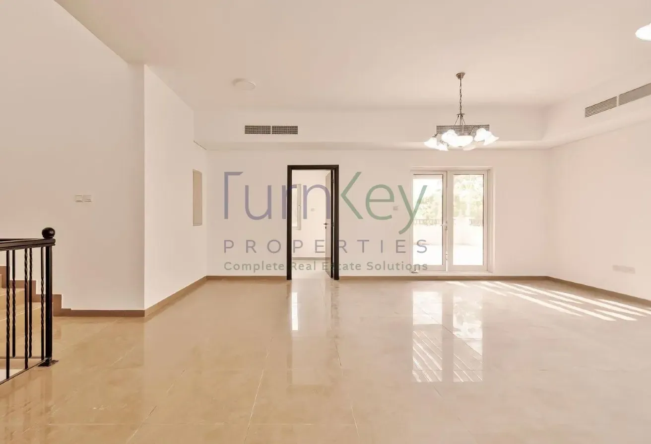 Huge Plot | Vacant | Ready to Move | 5 Bed+Pool |