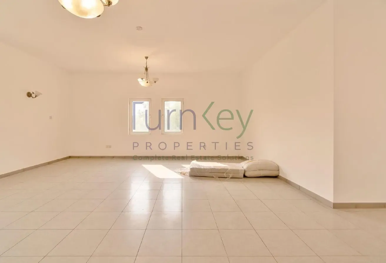 Huge Plot | Vacant | Ready to Move | 5 Bed+Pool |