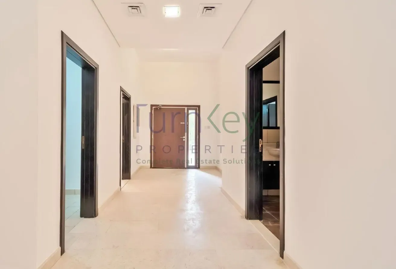 Huge Plot | Vacant | Ready to Move | 5 Bed+Pool |