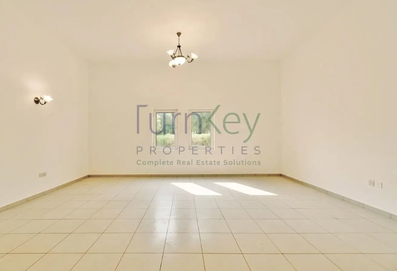 Huge Plot | Vacant | Ready to Move | 5 Bed+Pool |
