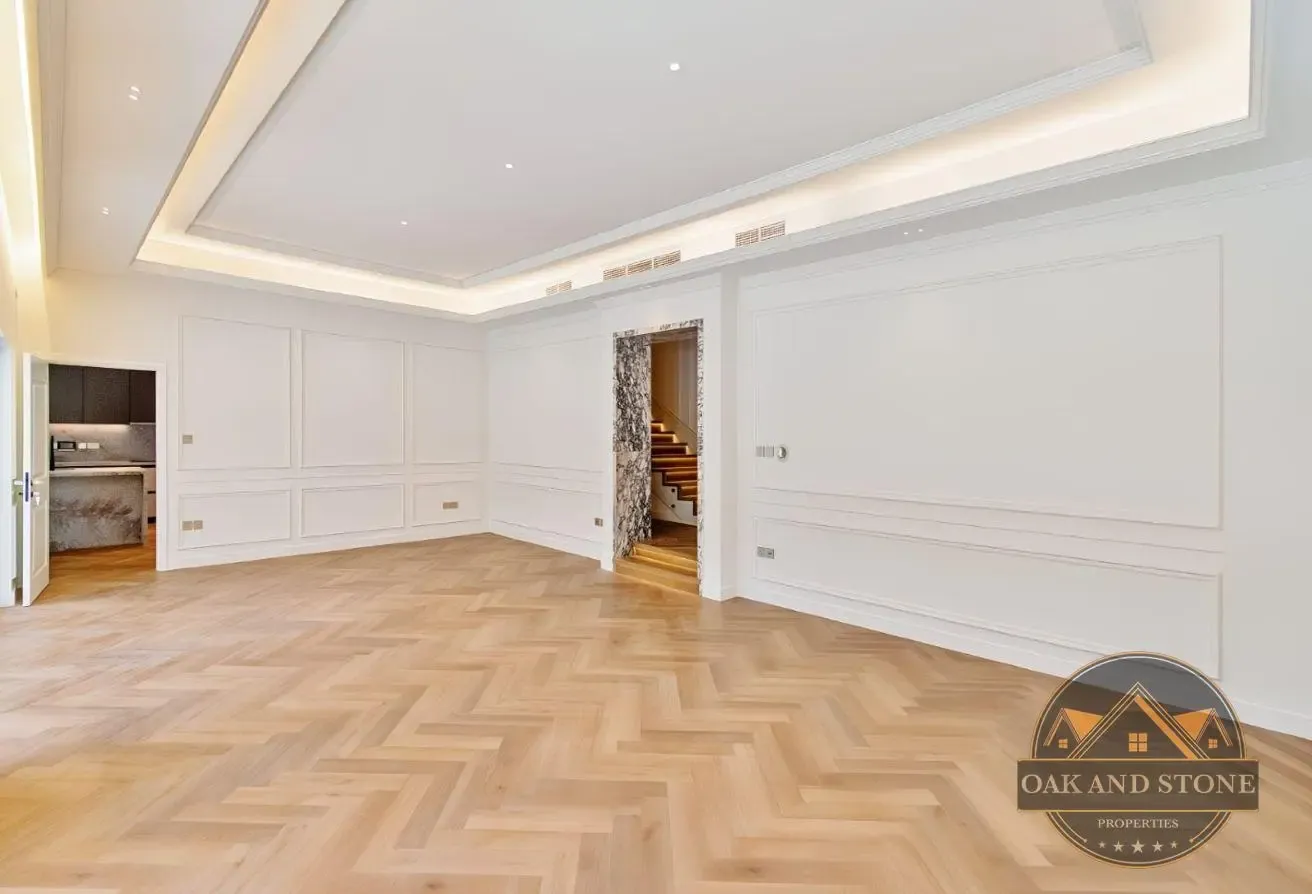 Renovated E1 | 4 bed+Study+Maids Room | Exclusive