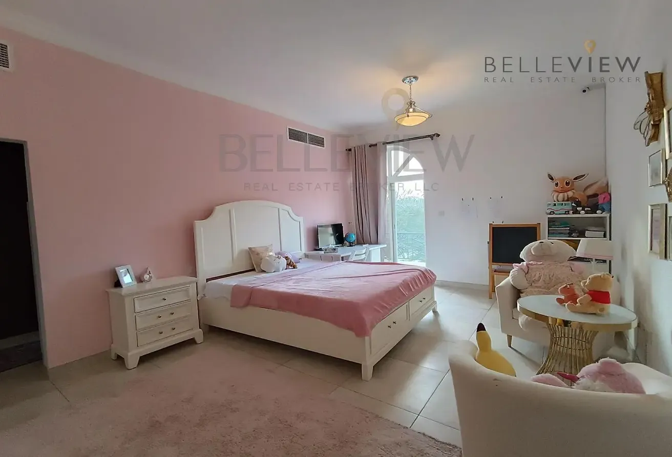 Fully Furnished |Private Swimming Pool|4Beds
