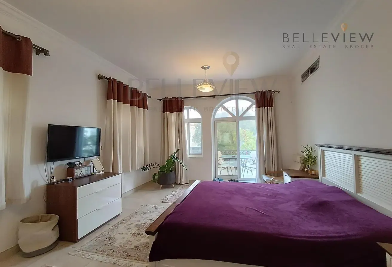 Fully Furnished |Private Swimming Pool|4Beds