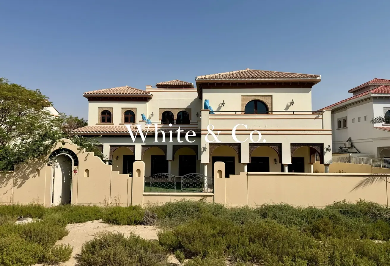 Granada Villa | Vacant | Great Renovation