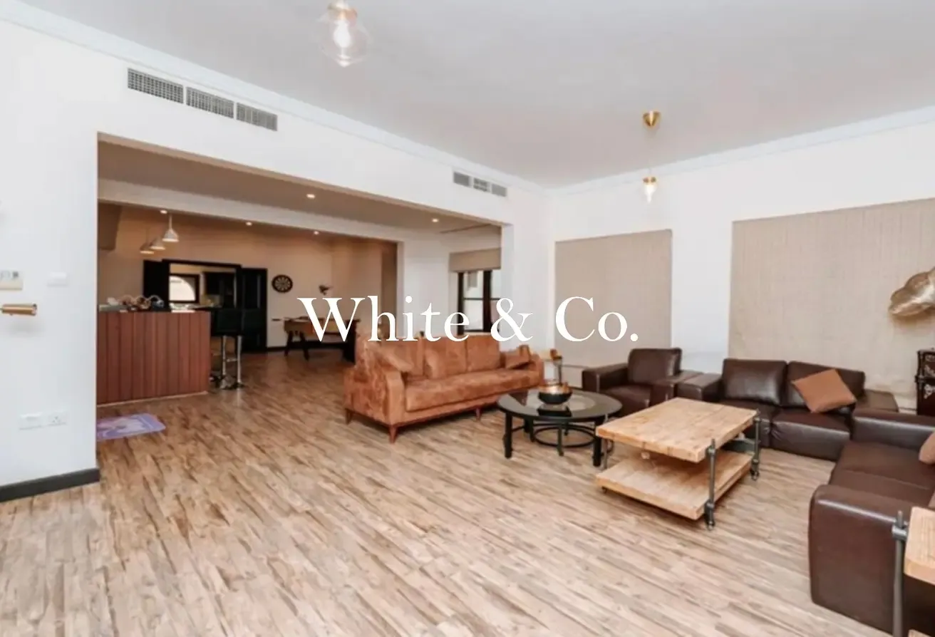 Granada Villa | Vacant | Great Renovation