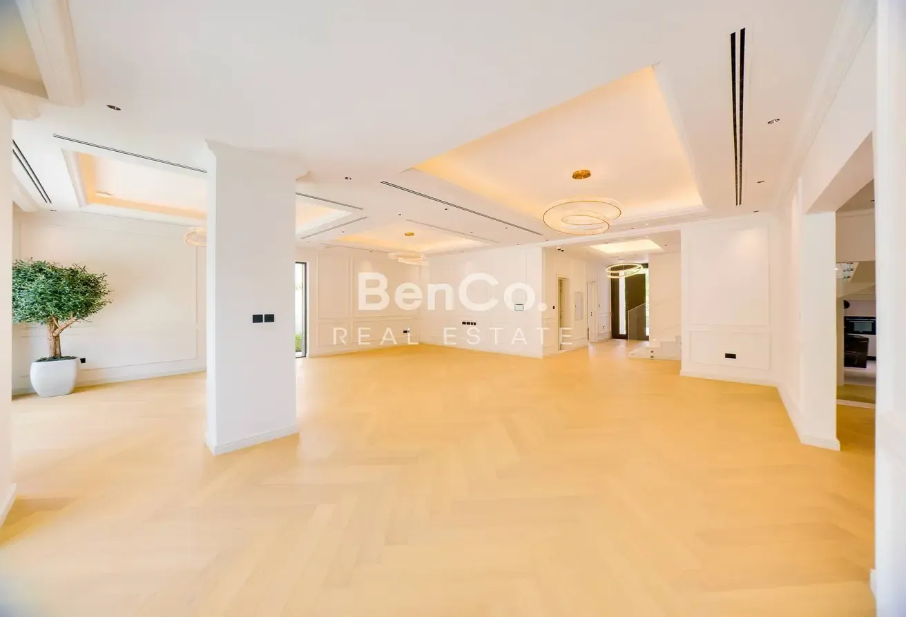 Fully Upgraded I 5 Bed Ensuite| Backing Green Area