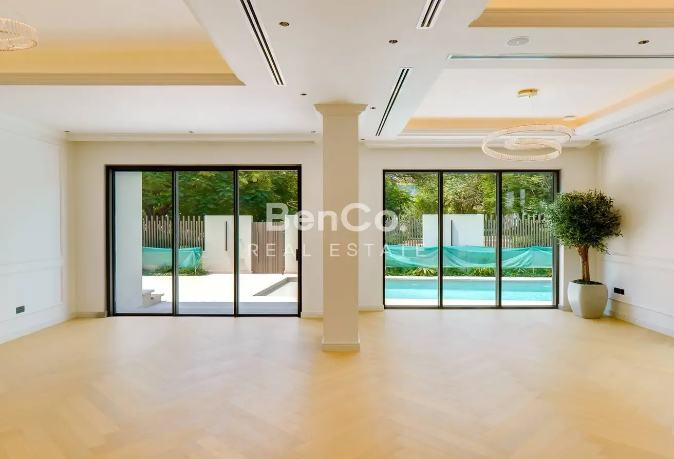 Fully Upgraded I 5 Bed Ensuite| Backing Green Area