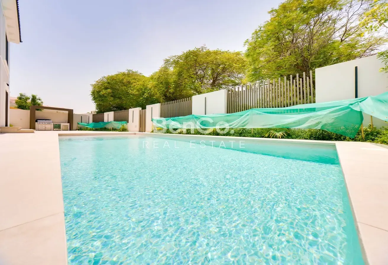 Fully Upgraded I 5 Bed Ensuite| Backing Green Area