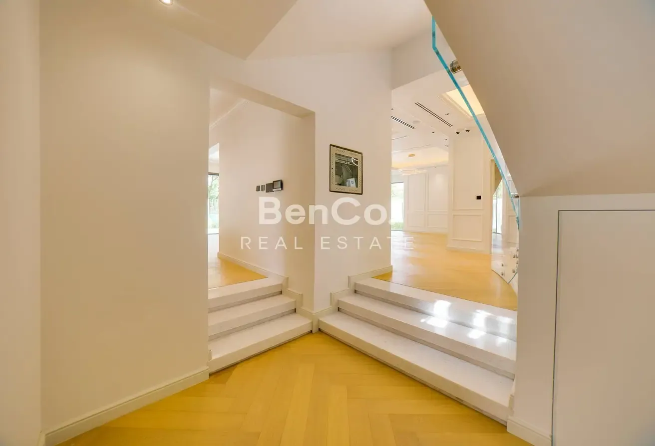 Fully Upgraded I 5 Bed Ensuite| Backing Green Area