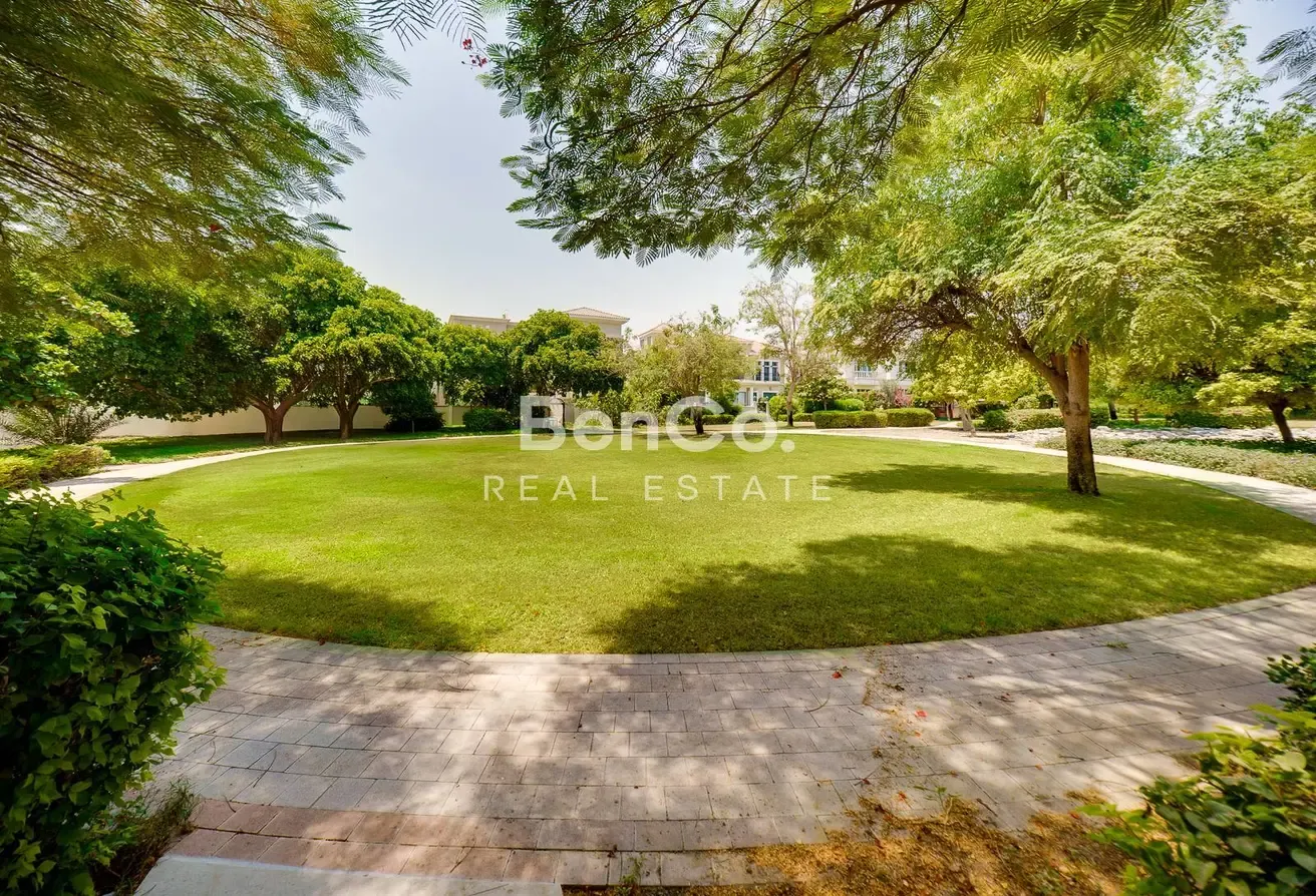 Fully Upgraded I 5 Bed Ensuite| Backing Green Area