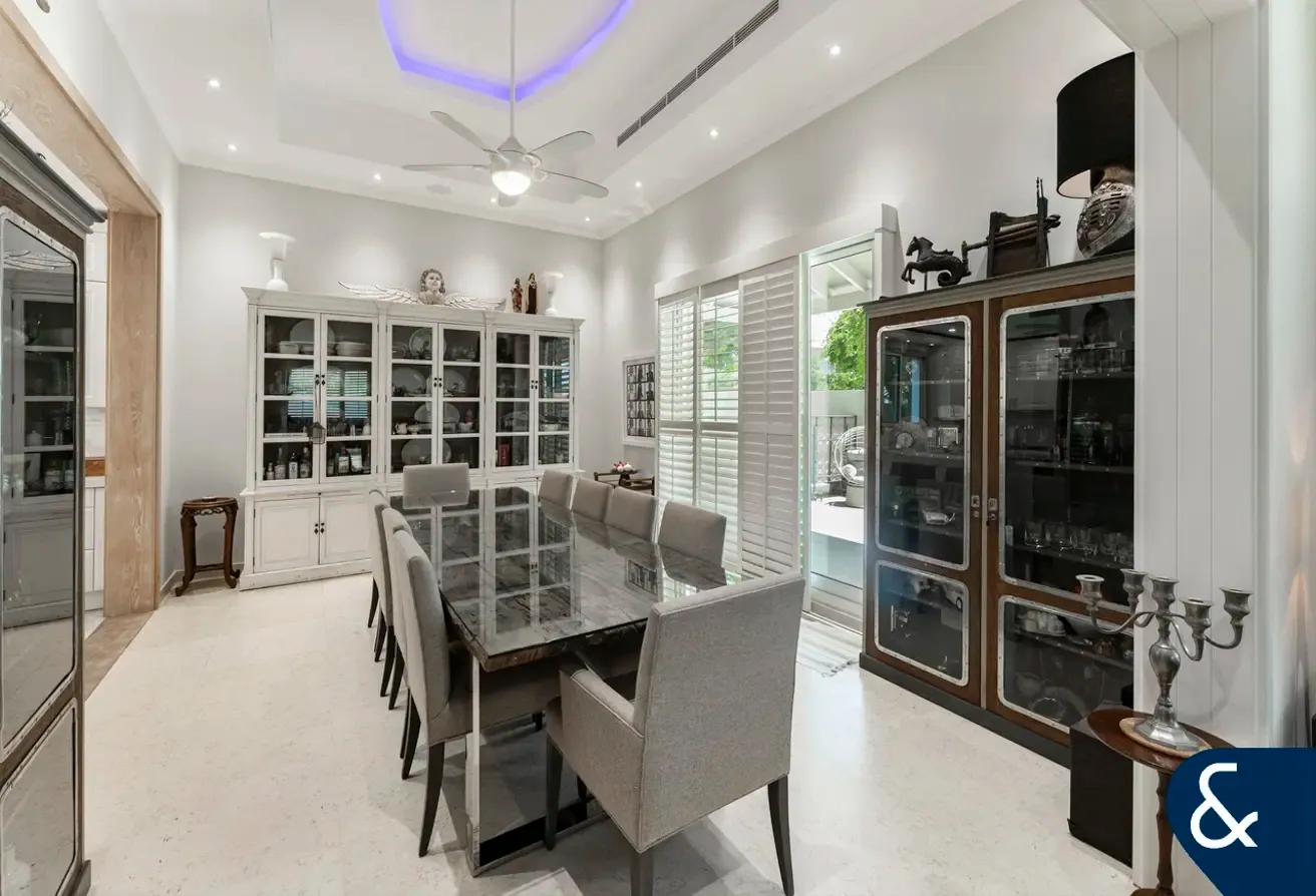 Exclusive | 5 Beds | Vacant | Private Pool