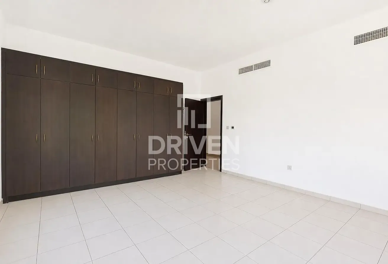 Dynamic Area | Huge Area | Near Spinneys and Exit