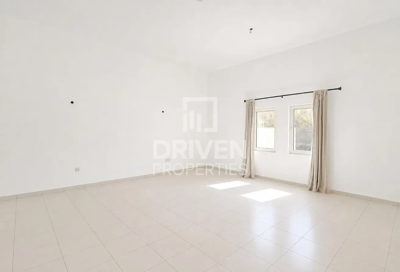 Dynamic Area | Huge Area | Near Spinneys and Exit