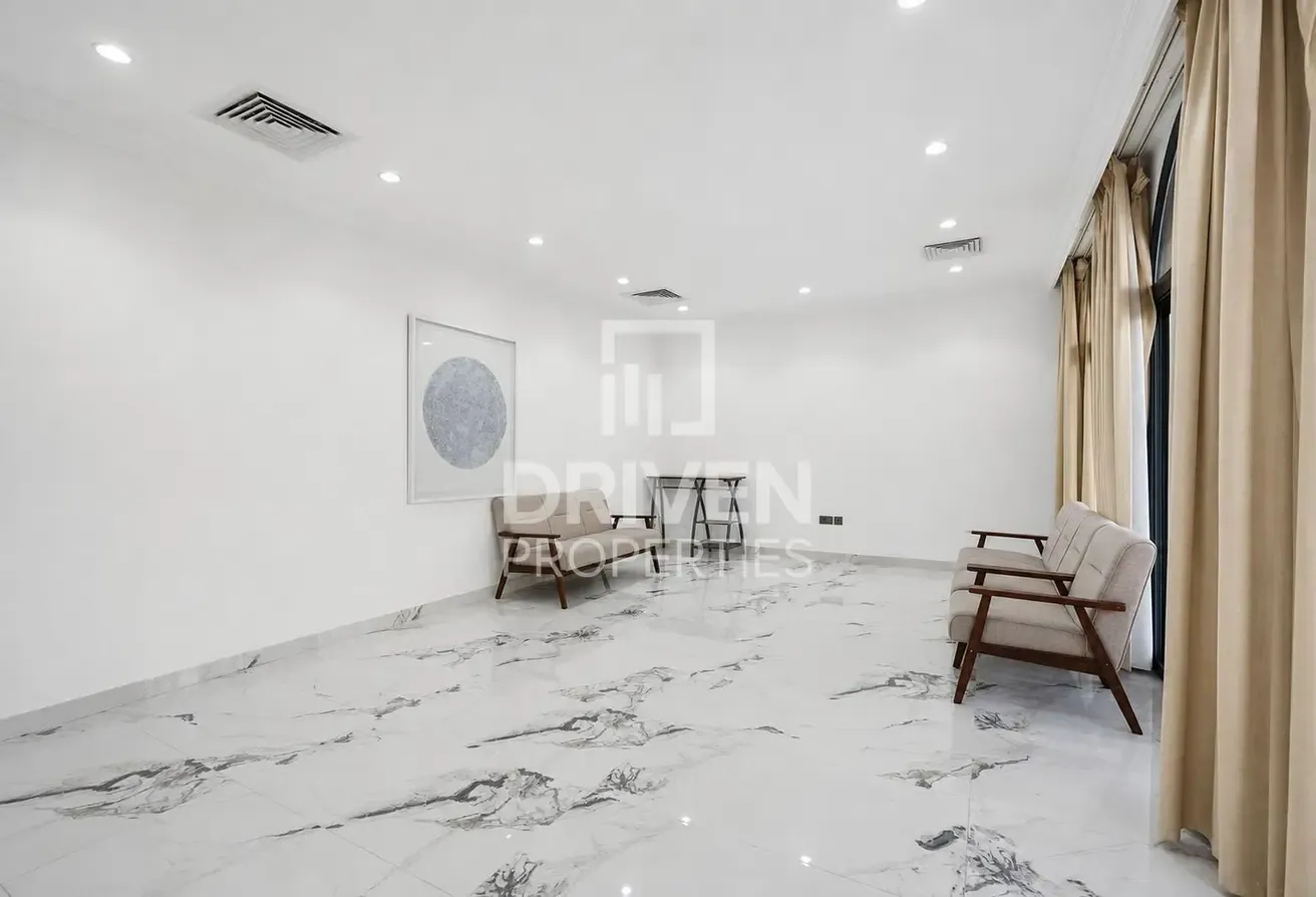 Exclusive | Biggest Plot | Prime Location