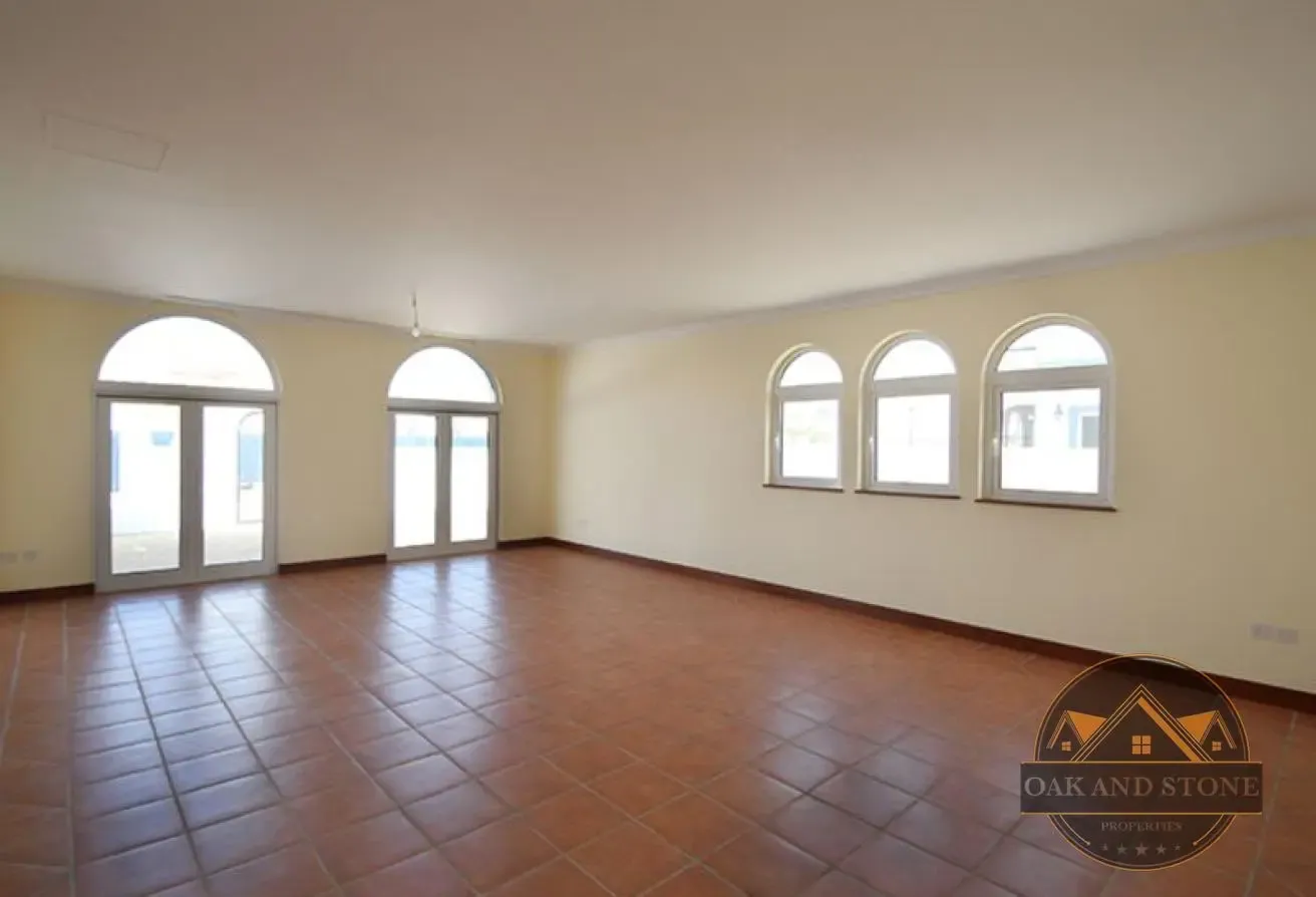 Valencia | 5 Bed+Study | Private Pool | Huge Plot