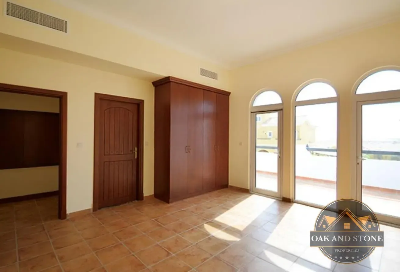 Valencia | 5 Bed+Study | Private Pool | Huge Plot