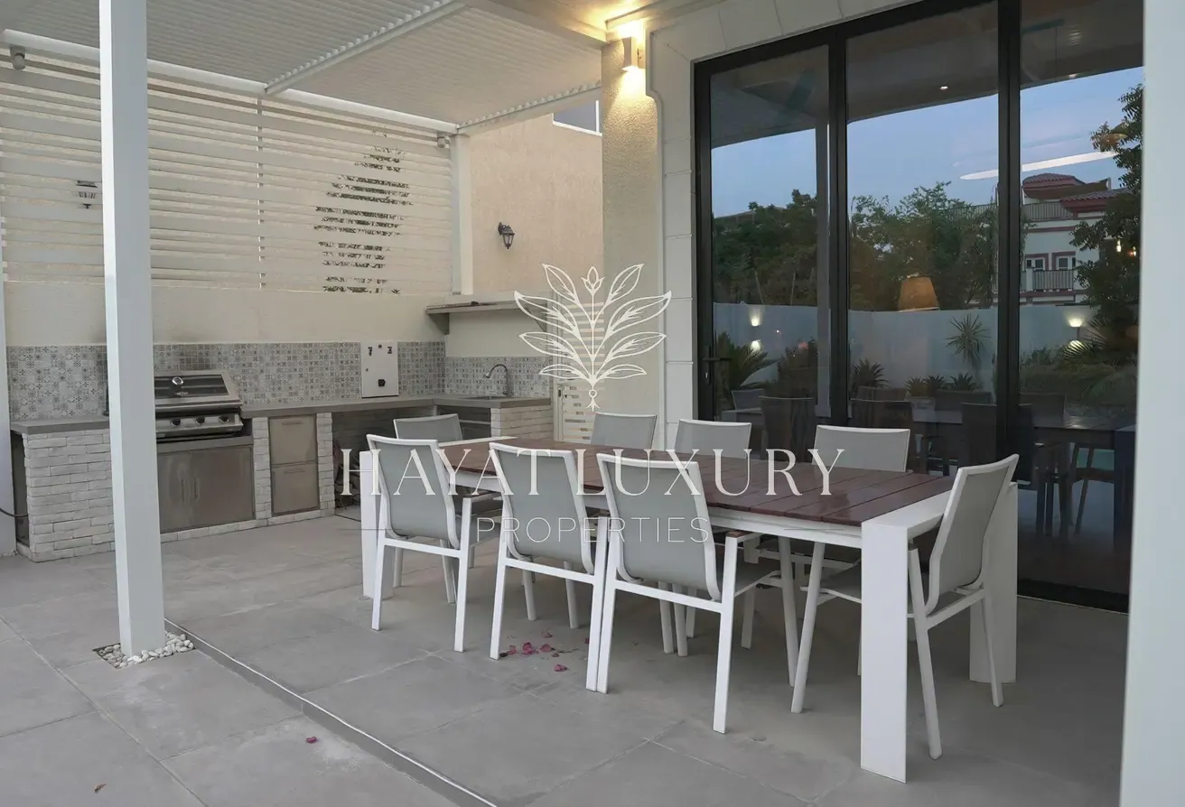 Upgraded Custom- Built | 5 Beds Ensuite + Maid | Exclusive