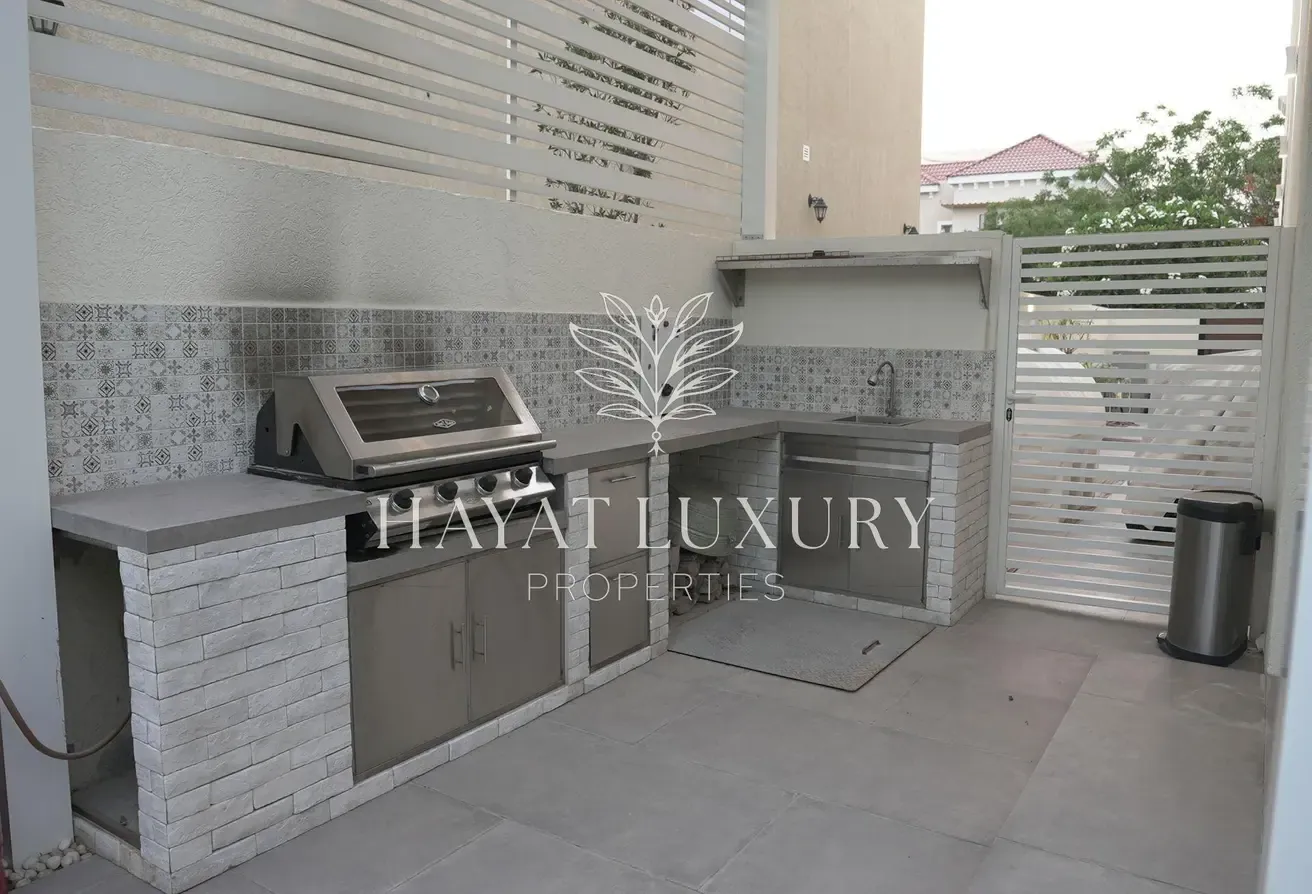 Upgraded Custom- Built | 5 Beds Ensuite + Maid | Exclusive
