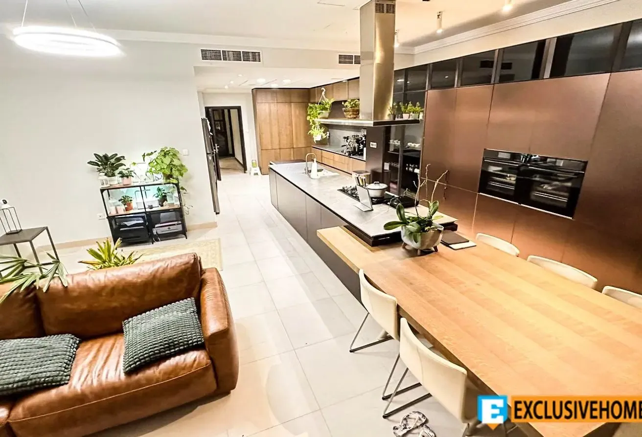 Upgraded | 5 Beds | Extended | Pool | VOT
