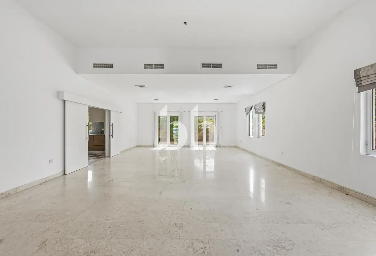 5BR Villa | Private Pool | Private Garden
