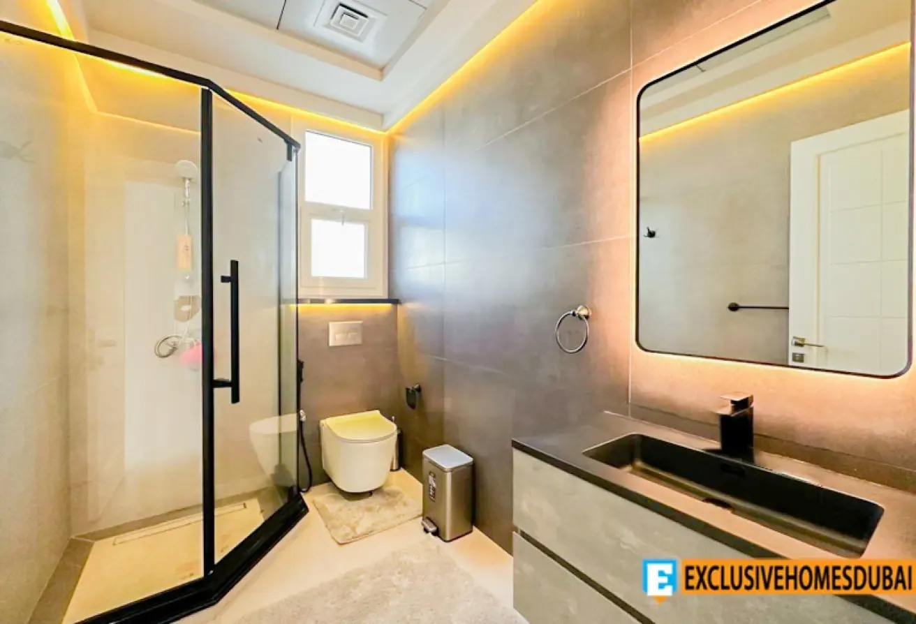 Contemporary Layout | 5 Ensuite Beds |  Pool | VOT