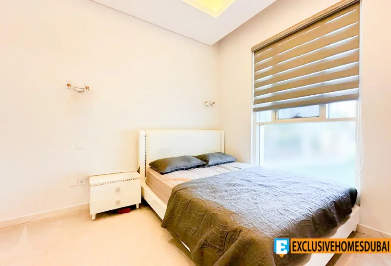 Contemporary Layout | 5 Ensuite Beds |  Pool | VOT