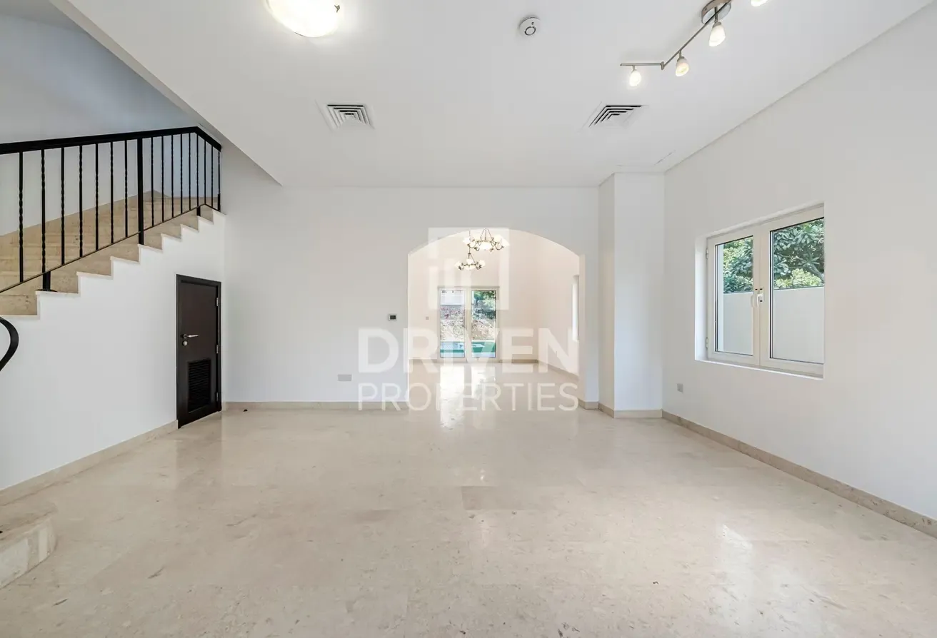 Vastu | Park Facing | Vacant | Mazaya Single Row