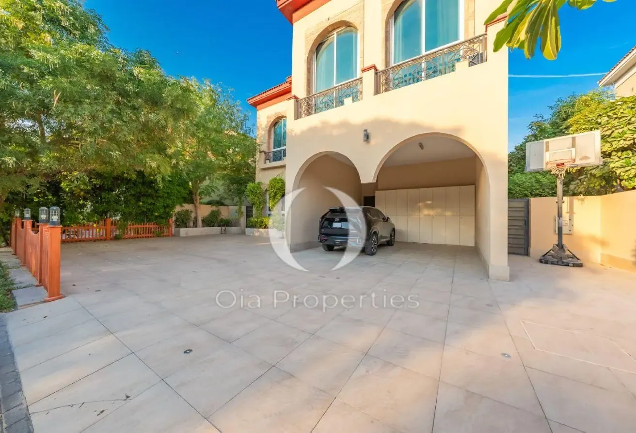 Luxury 4BR Villa | Private Pool | Fully Furnished