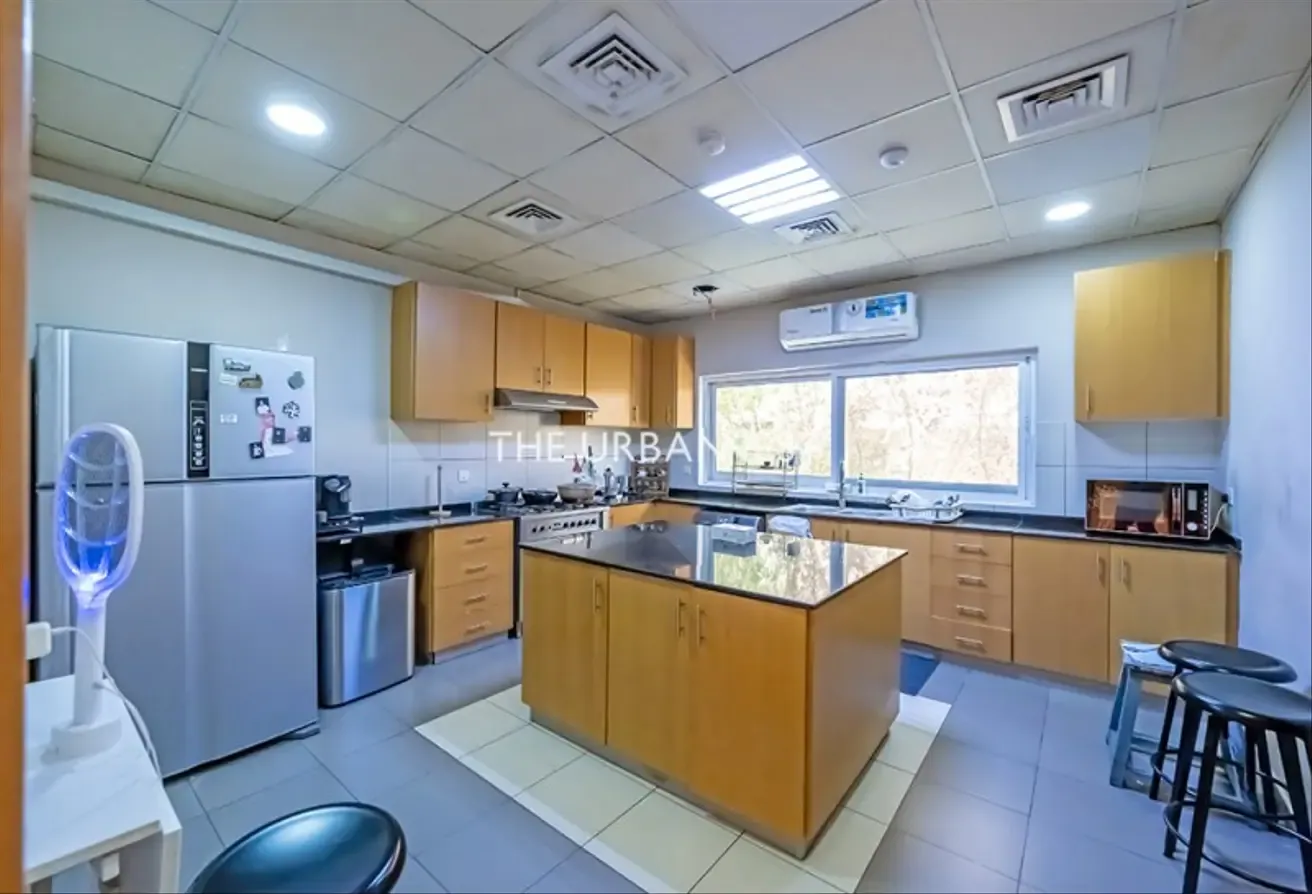 Mazaya B1 | 5 BHK with Study and Maids Room