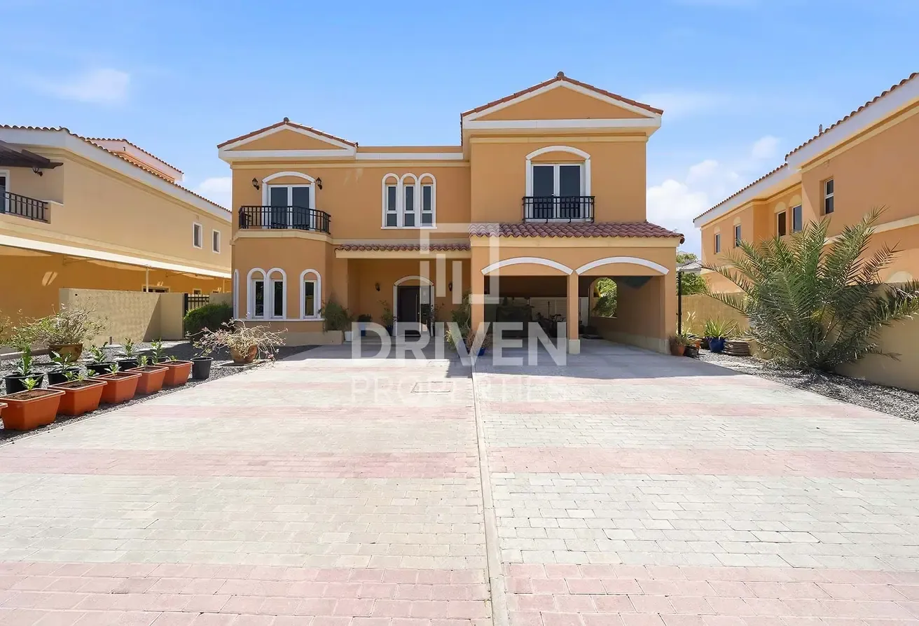 Next to Sports Court and Spinneys | Modern Layout