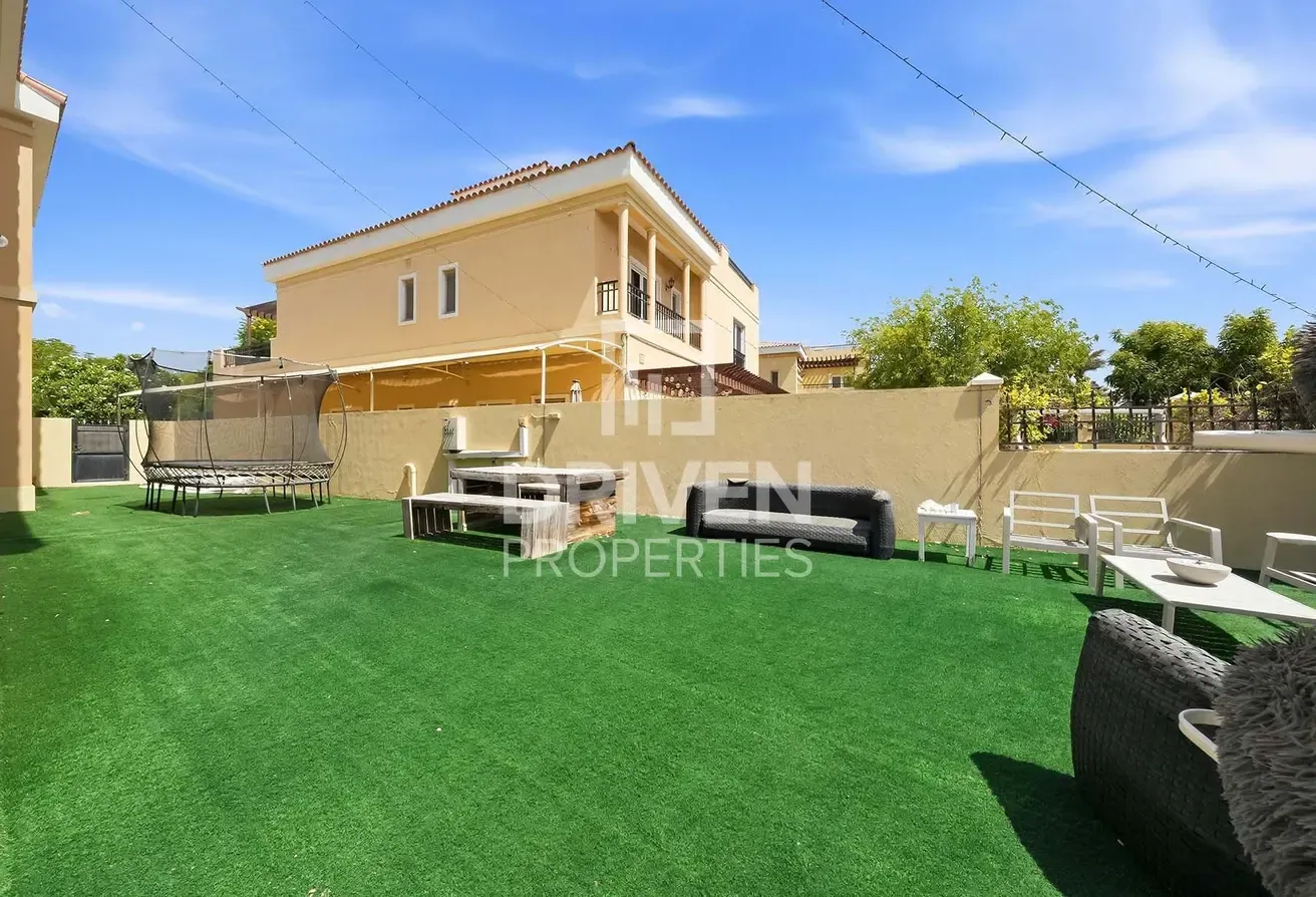 Next to Sports Court and Spinneys | Modern Layout