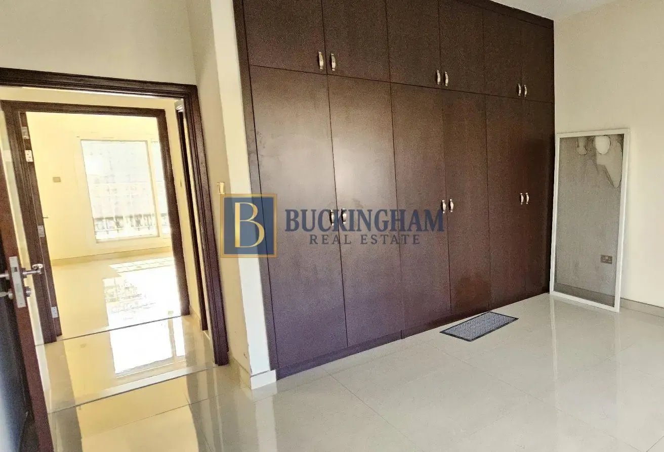Luxury 5BR Villa | Private Garden l Park View