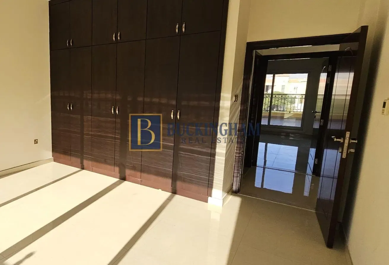Luxury 5BR Villa | Private Garden l Park View