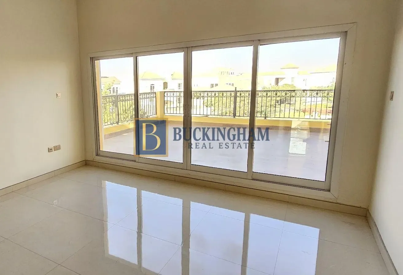 Luxury 5BR Villa | Private Garden l Park View