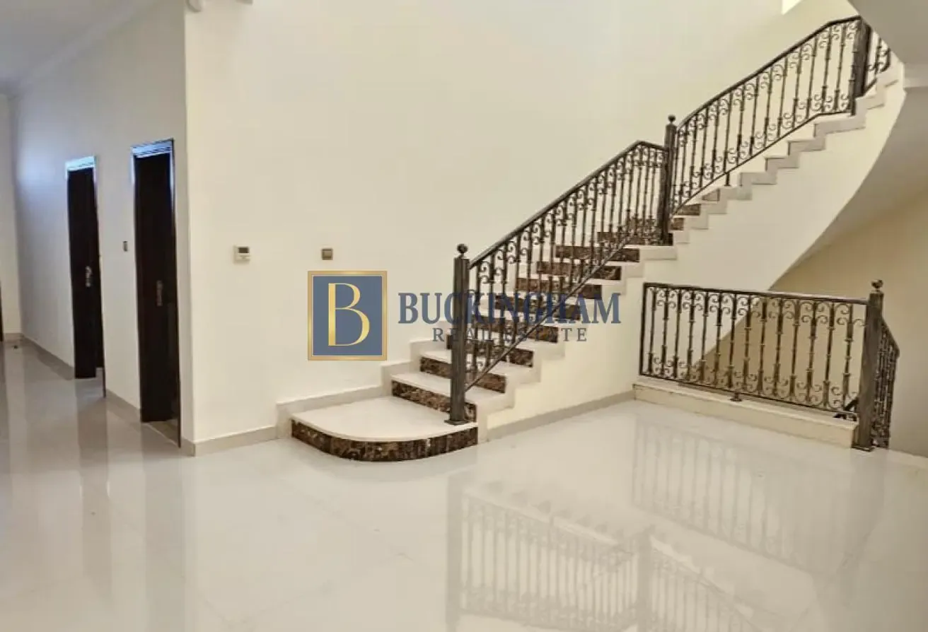 Luxury 5BR Villa | Private Garden l Park View