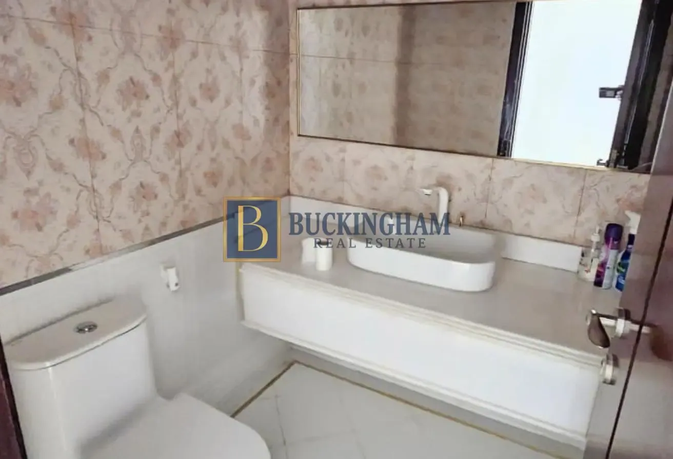 Luxury 5BR Villa | Private Garden l Park View