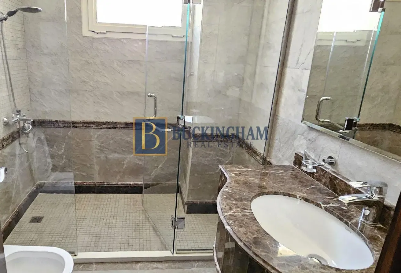 Luxury 5BR Villa | Private Garden l Park View