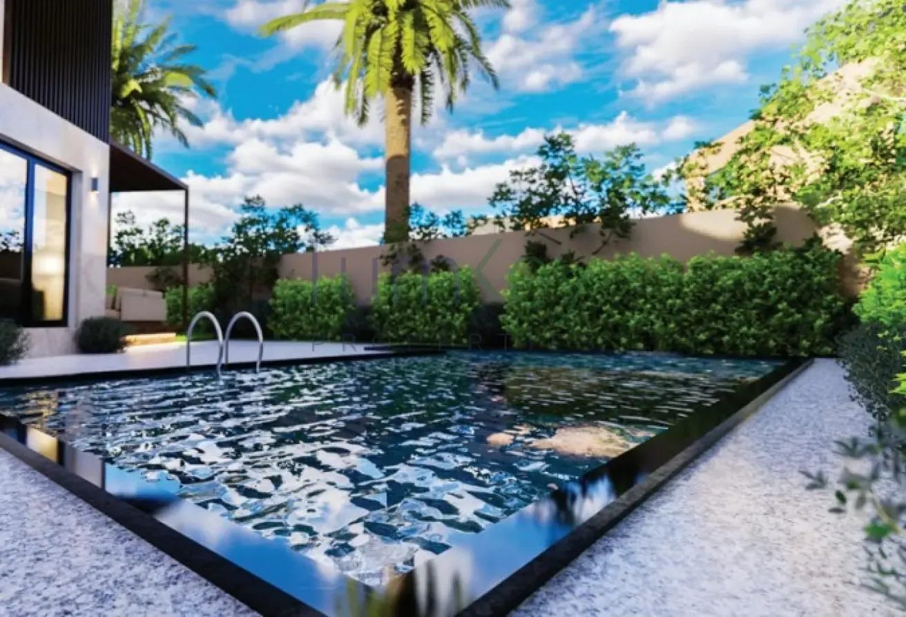 Fully Upgraded | 5  bed with Pool | Modern