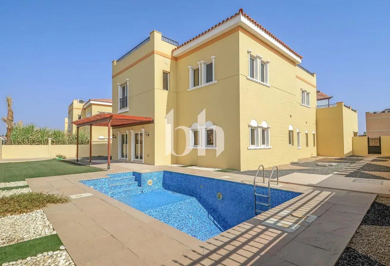 Excellent Location |5bed C1 |Large Plot