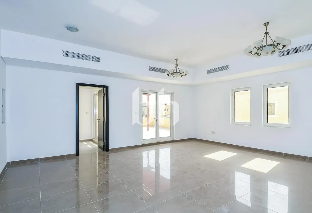 Excellent Location |5bed C1 |Large Plot
