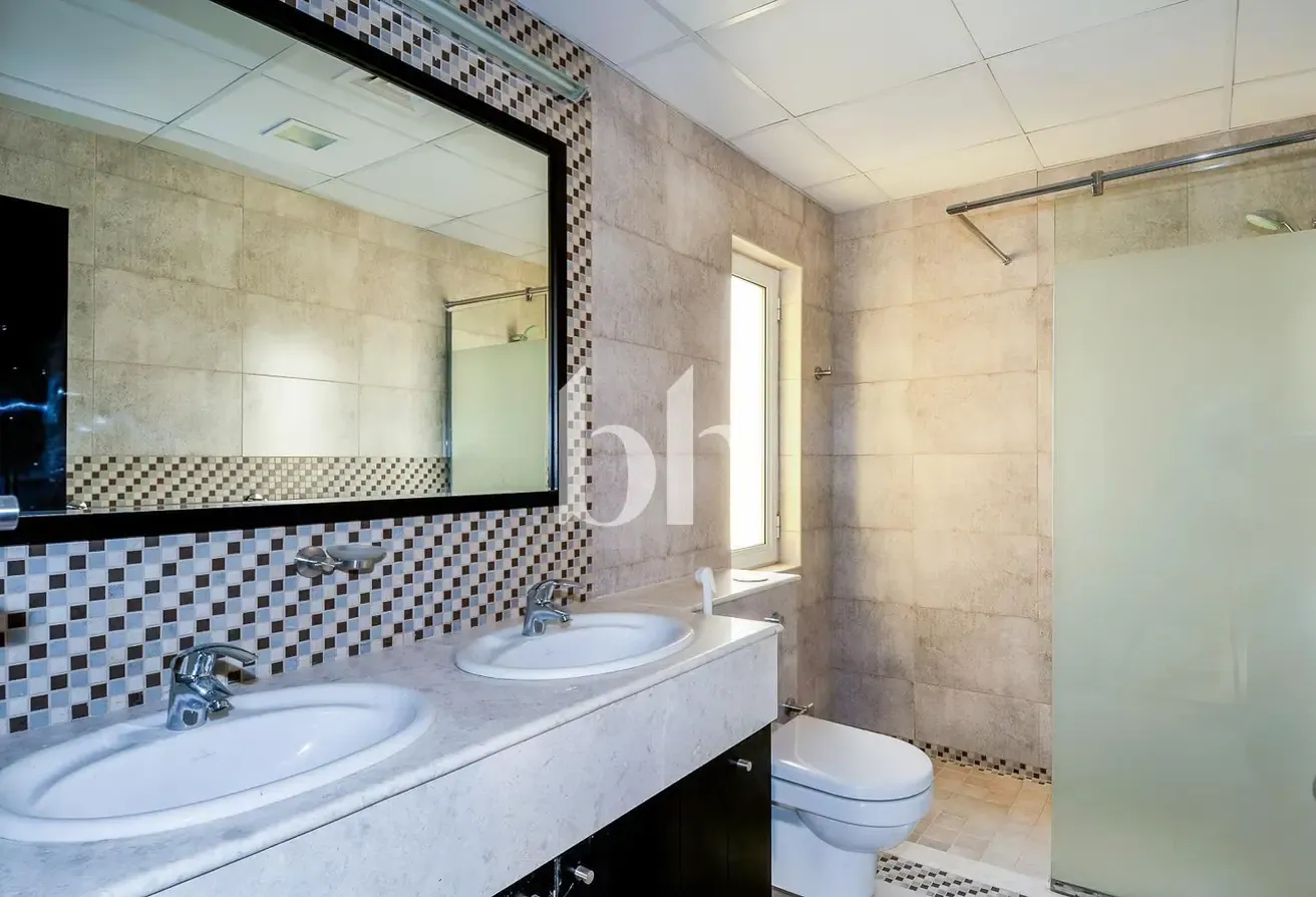 Excellent Location |5bed C1 |Large Plot