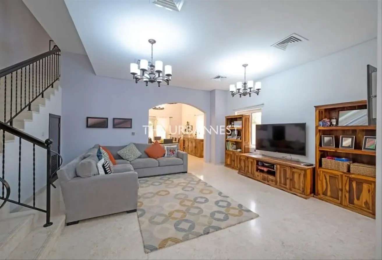 Exclusive | 5BHK | Backing onto the Greenbelt