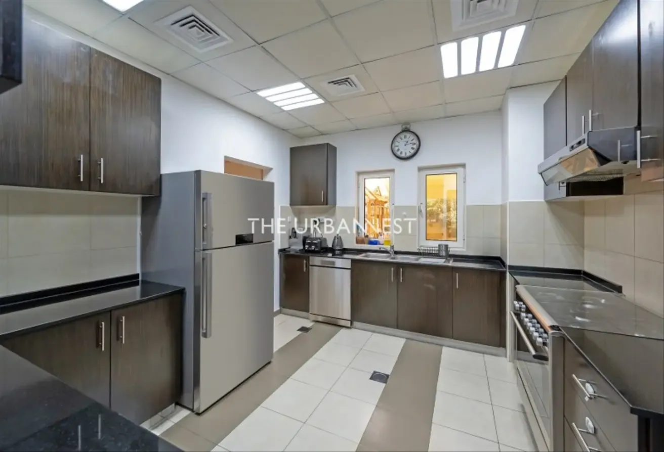 Exclusive | 5BHK | Backing onto the Greenbelt