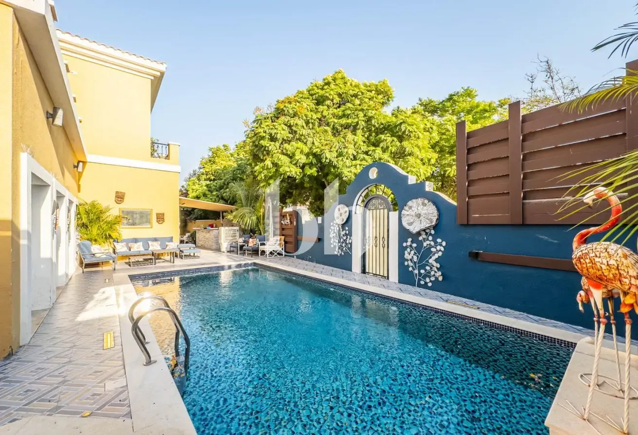 Immaculate Condition|Custom Built |On the Park