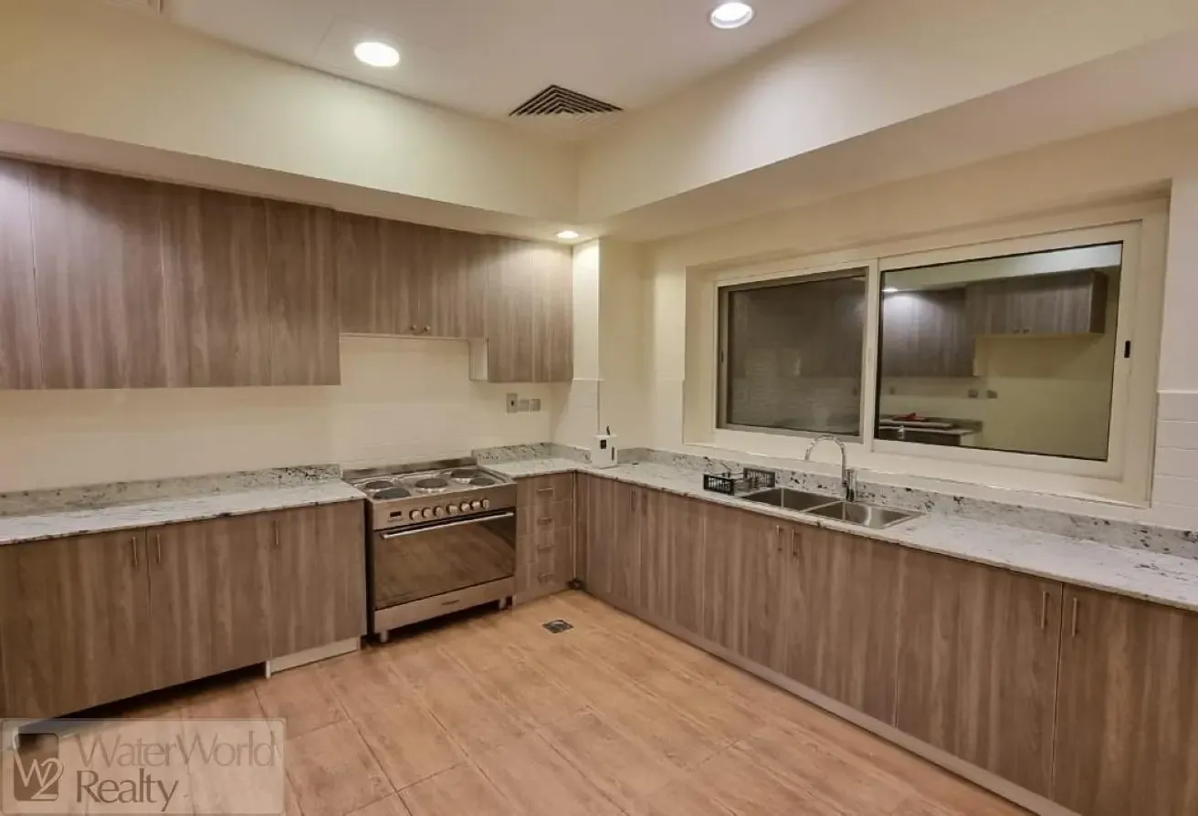 Well-Maintained 5Bed+Maid | Upgraded | Rented