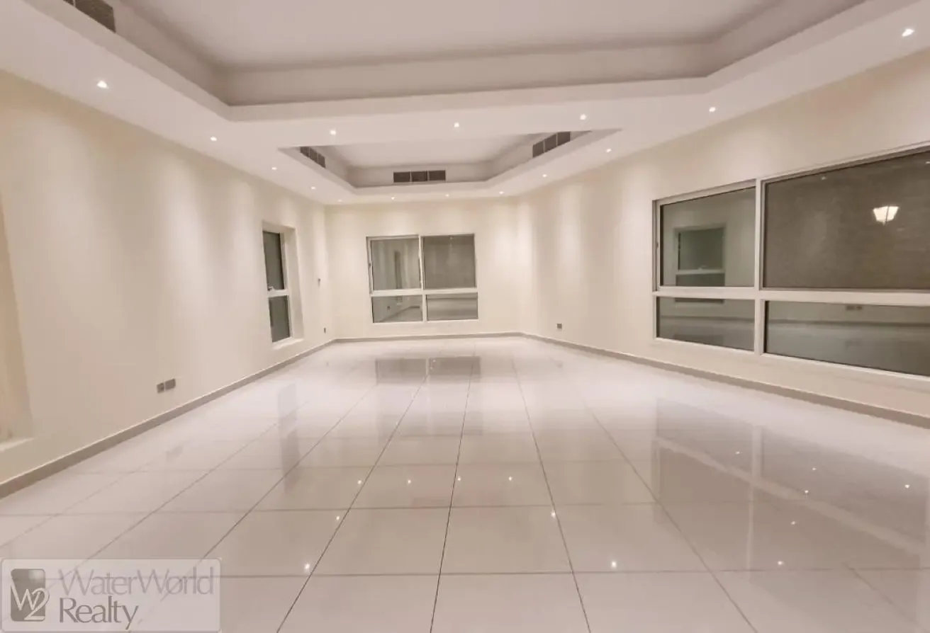 Well-Maintained 5Bed+Maid | Upgraded | Rented