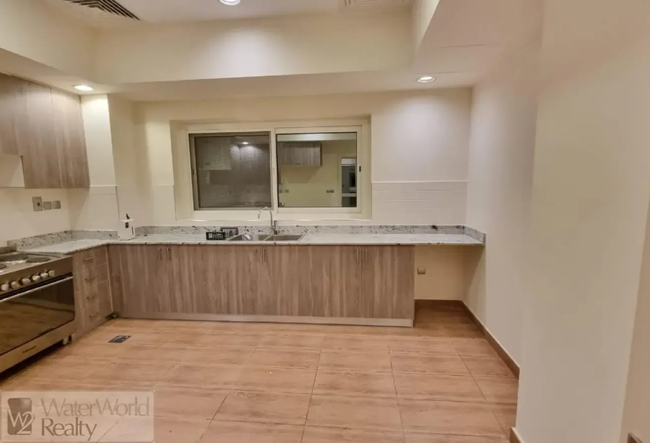 Well-Maintained 5Bed+Maid | Upgraded | Rented