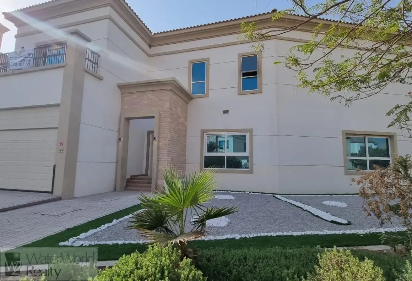 Well-Maintained 5Bed+Maid | Upgraded | Rented