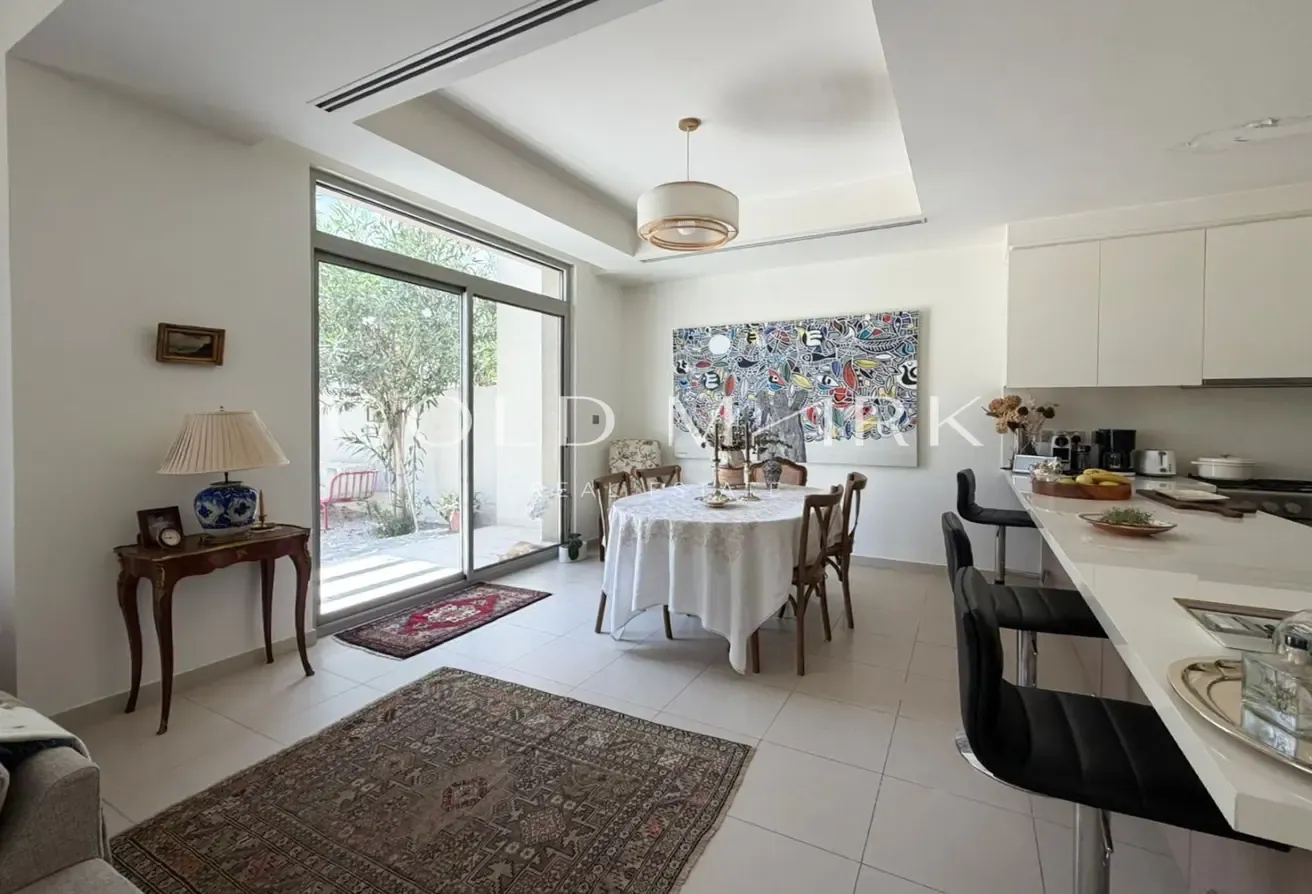 End Unit | Vacant On Transfer | VASTU Compliant