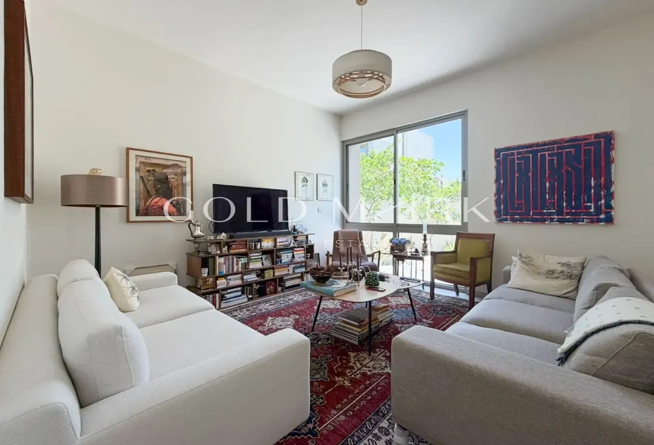 End Unit | Vacant On Transfer | VASTU Compliant